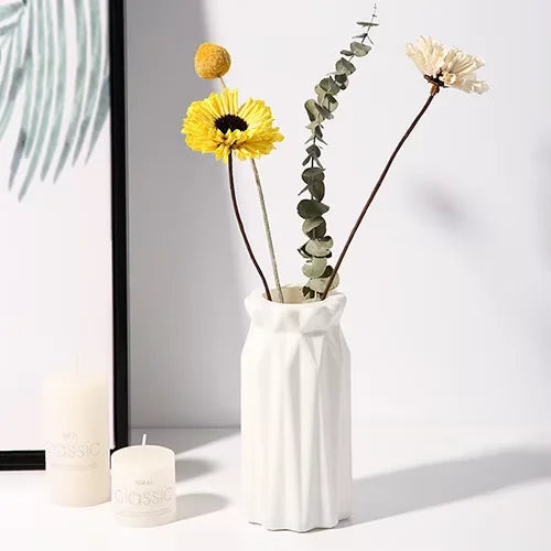 1pc Nordic Plastic Vase Simple Small Fresh Flower Pot Storage Bottle