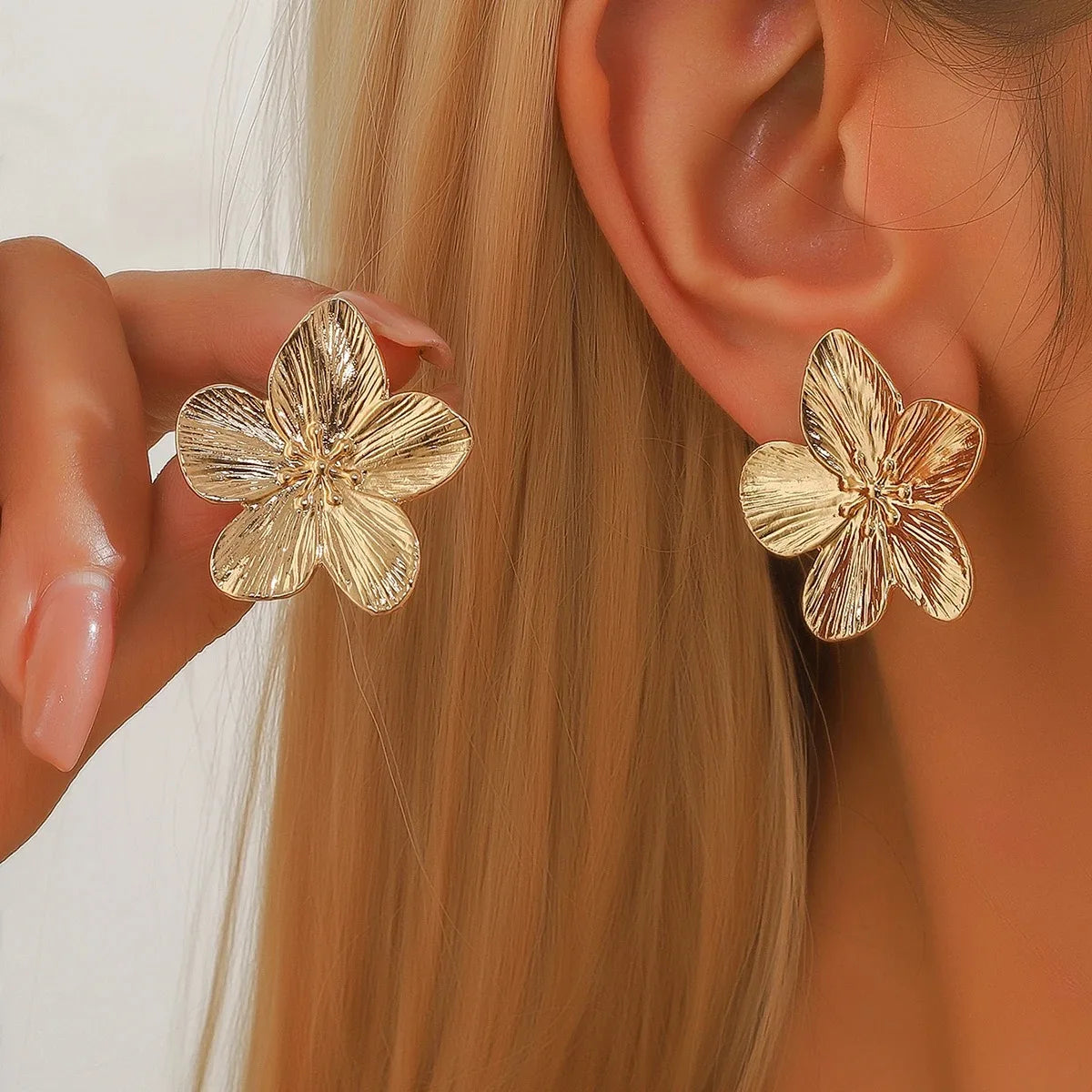 2PC Women's Fashion Trendy Stainless Steel Flower Earrings Outdoor