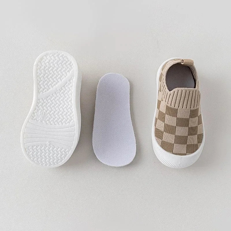 Baby shoes with soft soles, baby walking shoes, versatile, breathable,